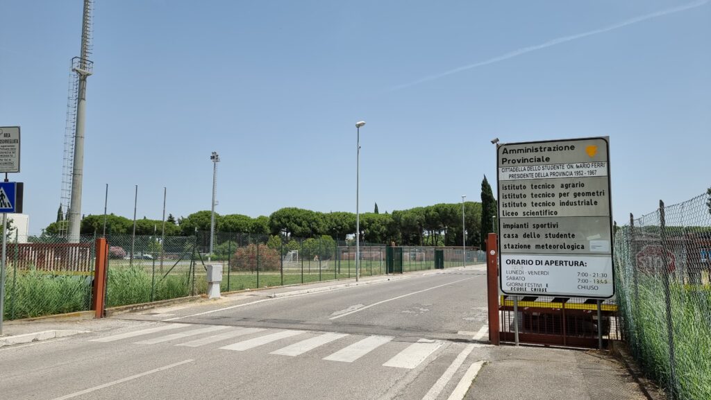 Questa immagine ha l'attributo alt vuoto; il nome del file è CITTADELLA-STUDENTE-INGRSSO-via-Mario-Lazzeri-1-1024x577.jpg